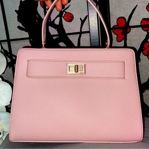 Cute purse. Never been worn. Not even once